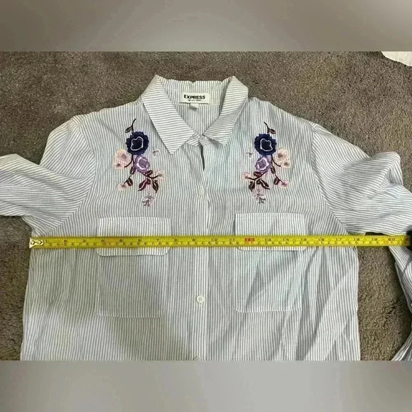 Express The city shirt blue and white striped with floral embroidery size small - Picture 5 of 8